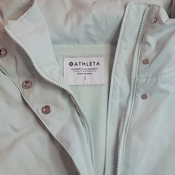 NWT Athleta Mint Green Everywhere Windbreaker Jacket w/ Hidden Hood. Small - Picture 3 of 12
